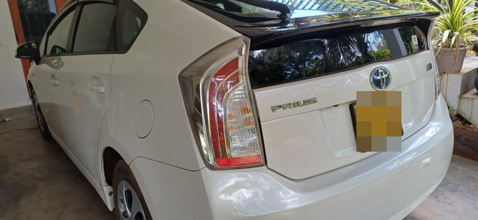 Toyota Prius 2014 - Used Car sale in Sri Lanka - patpat.lk