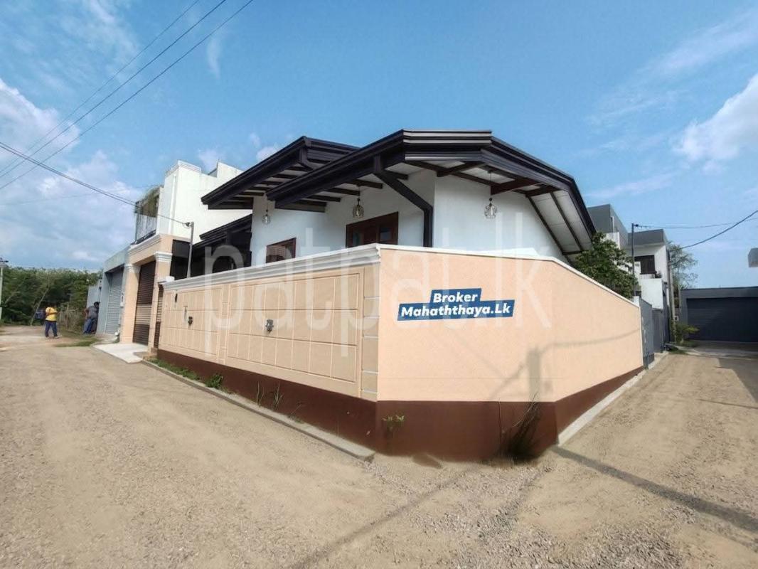 House for Sale in Polgasowita ads-image-1