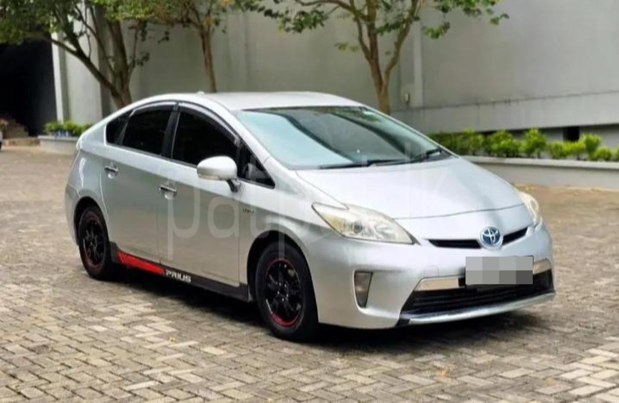 Toyota Prius 2013 - பயன்படுத்தப்பட்டது கார் sale in Sri Lanka - patpat.lk