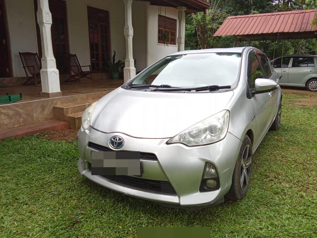 Toyota Aqua 2012 - பயன்படுத்தப்பட்டது கார் sale in Sri Lanka - patpat.lk