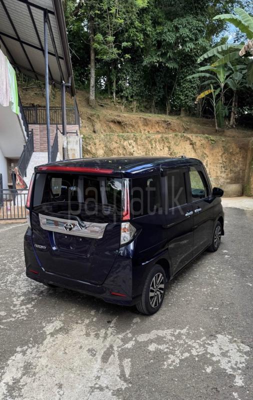 Toyota Roomy 2023 - Brand New Van sale in Sri Lanka - patpat.lk