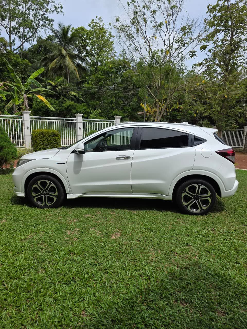 Honda Vezel 2014 - Used SUV sale in Sri Lanka - patpat.lk