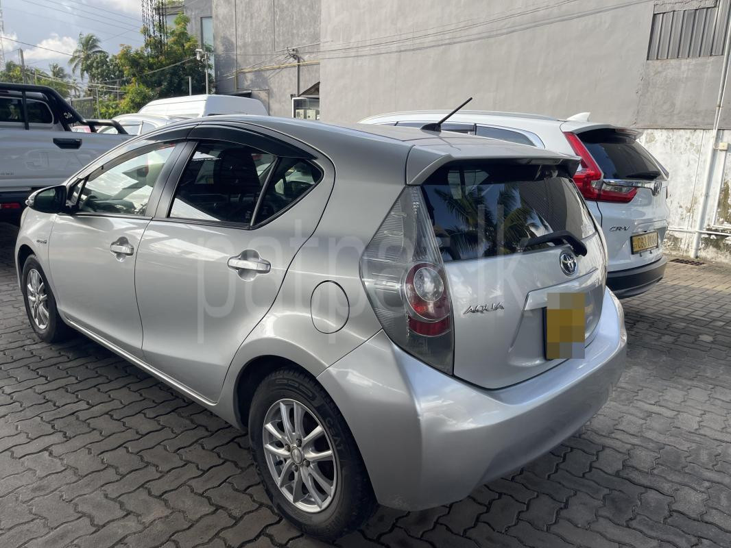 Toyota Aqua 2012 - மறுசீரமைக்கப்பட்டது கார் sale in Sri Lanka - patpat.lk