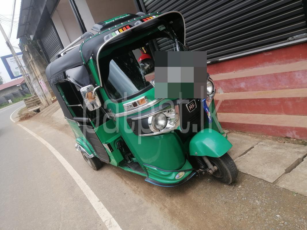 Bajaj 4 stroke 2016 - பயன்படுத்தப்பட்டது முச்சக்கர வண்டி sale in Sri Lanka - patpat.lk