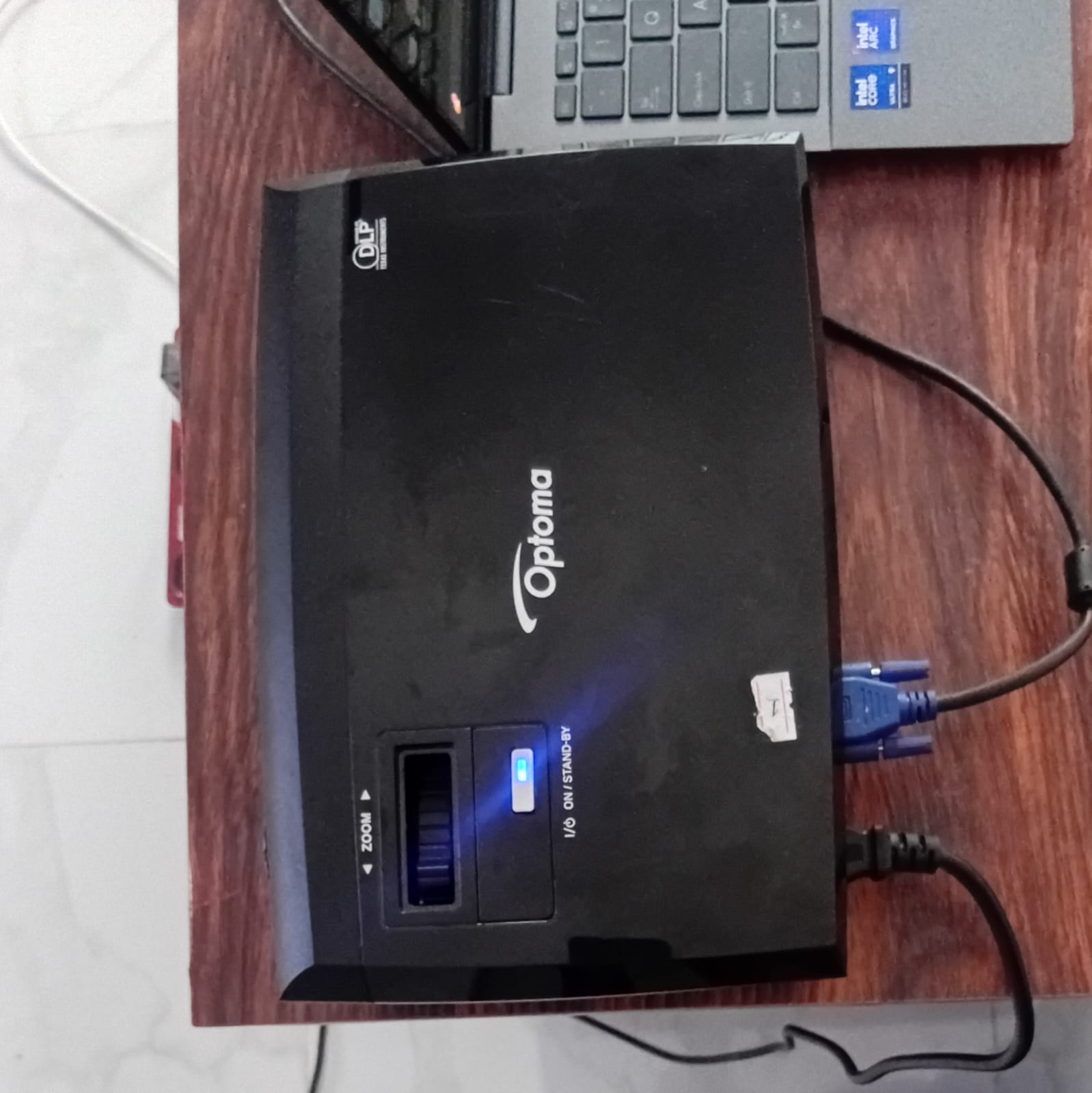 Optima Projector ( DLP )