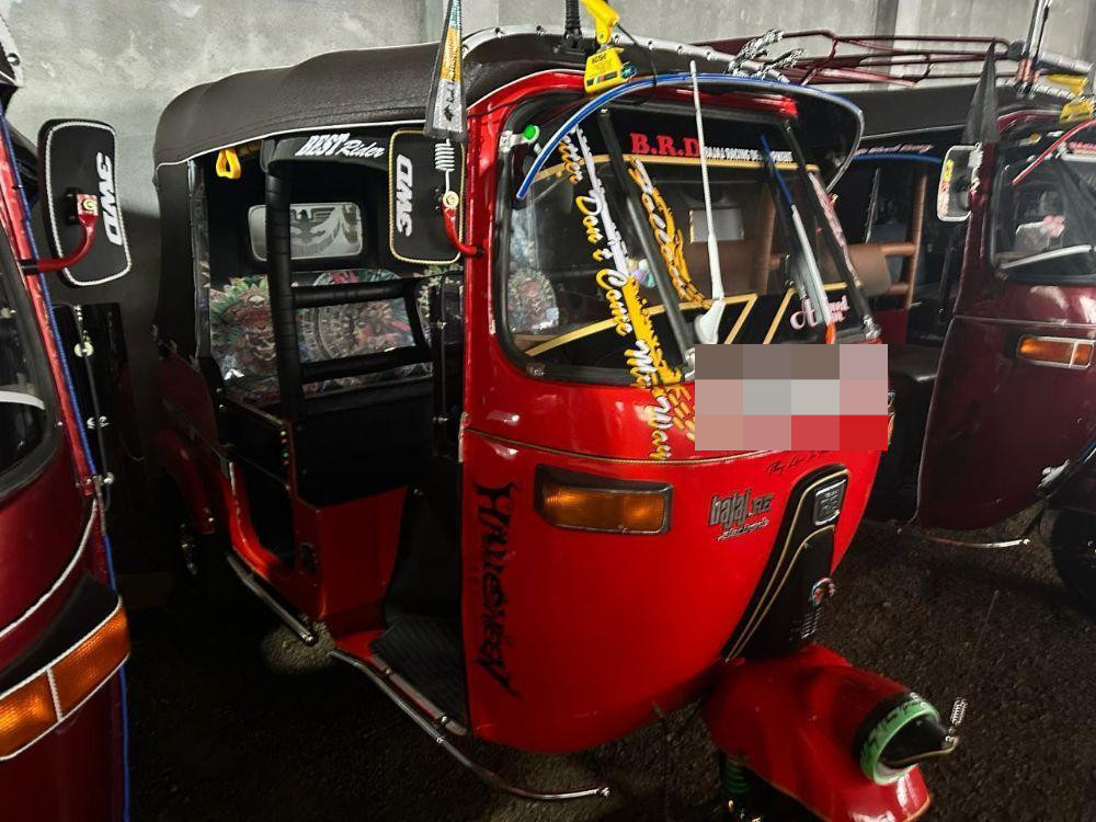 Bajaj 2 stroke 2006 - பயன்படுத்தப்பட்டது முச்சக்கர வண்டி sale in Sri Lanka - patpat.lk