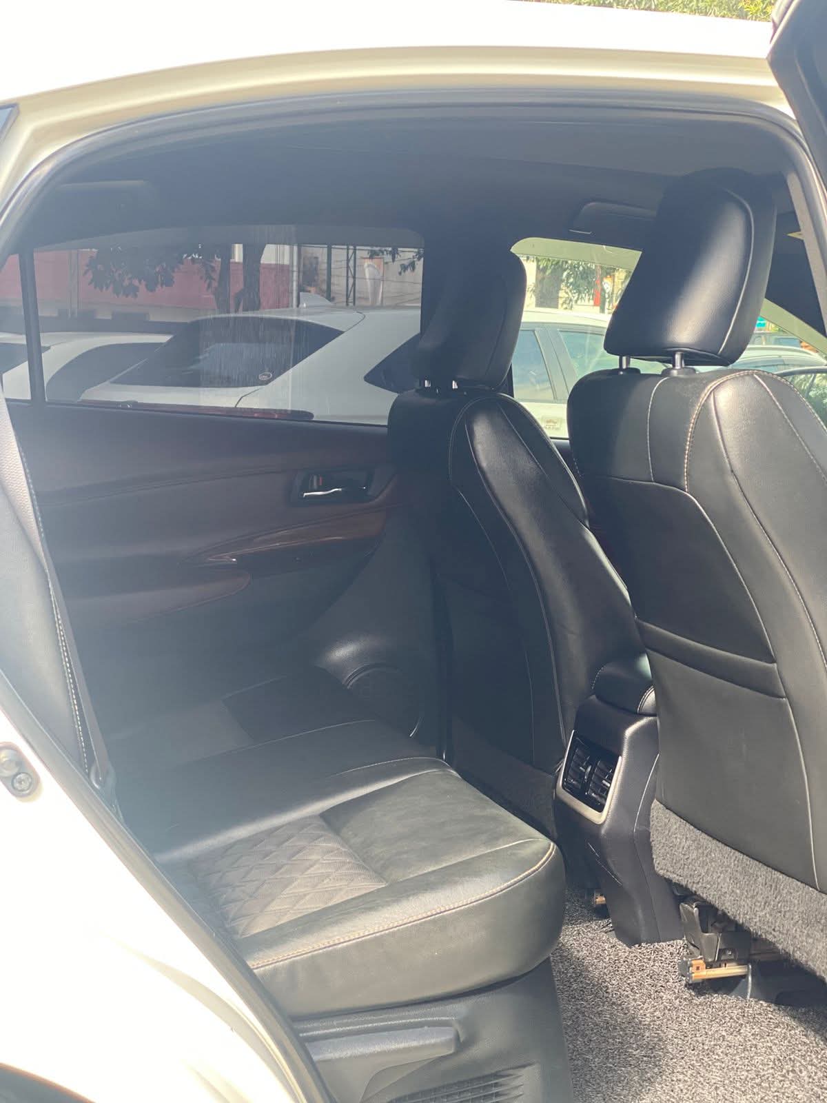 Toyota Harrier 2015 - Used SUV sale in Sri Lanka - patpat.lk