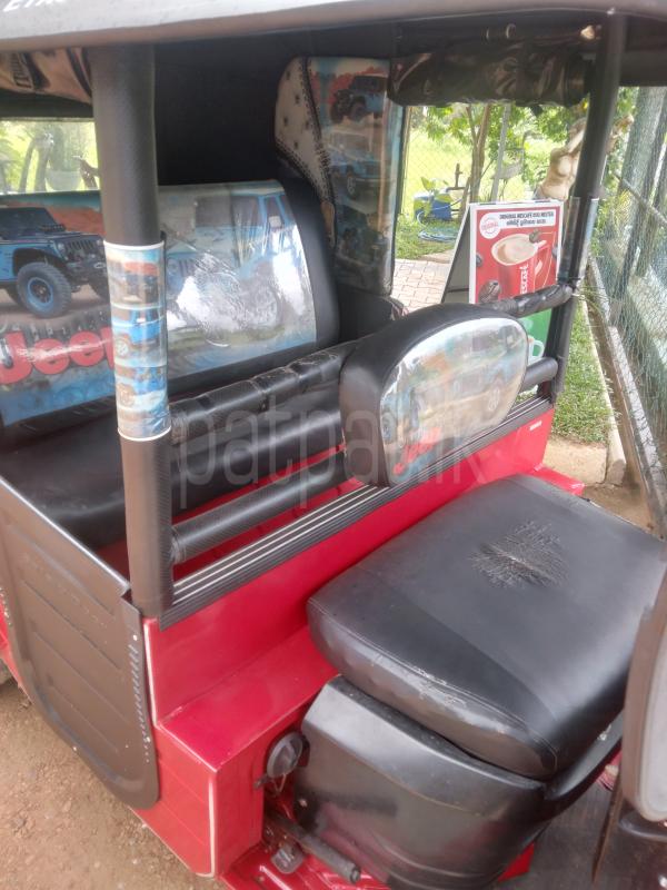 Bajaj Three Wheel 2016 - பயன்படுத்தப்பட்டது முச்சக்கர வண்டி sale in Sri Lanka - patpat.lk