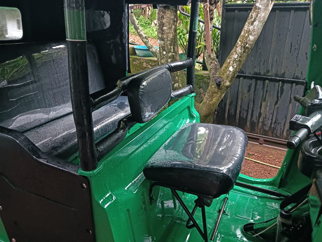 Bajaj Three Wheel 2015 - பயன்படுத்தப்பட்டது முச்சக்கர வண்டி sale in Sri Lanka - patpat.lk