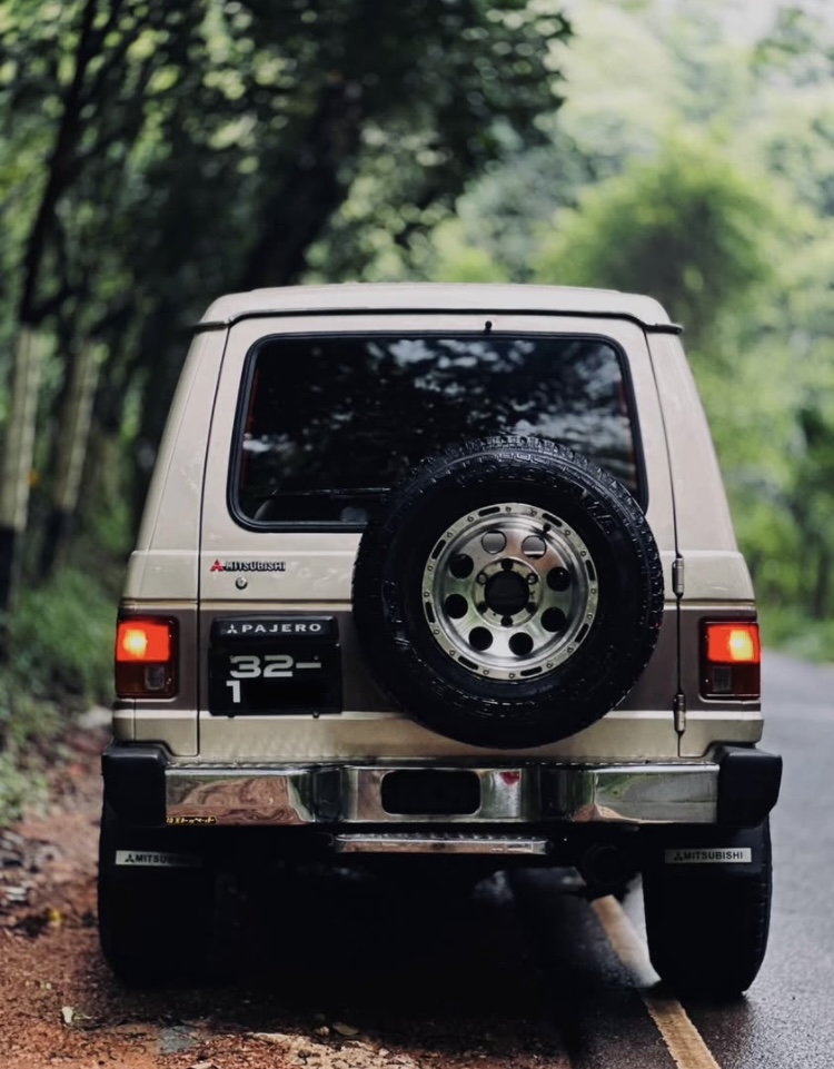 Mitsubishi Pajero 1984 - பயன்படுத்தப்பட்டது SUV sale in Sri Lanka - patpat.lk