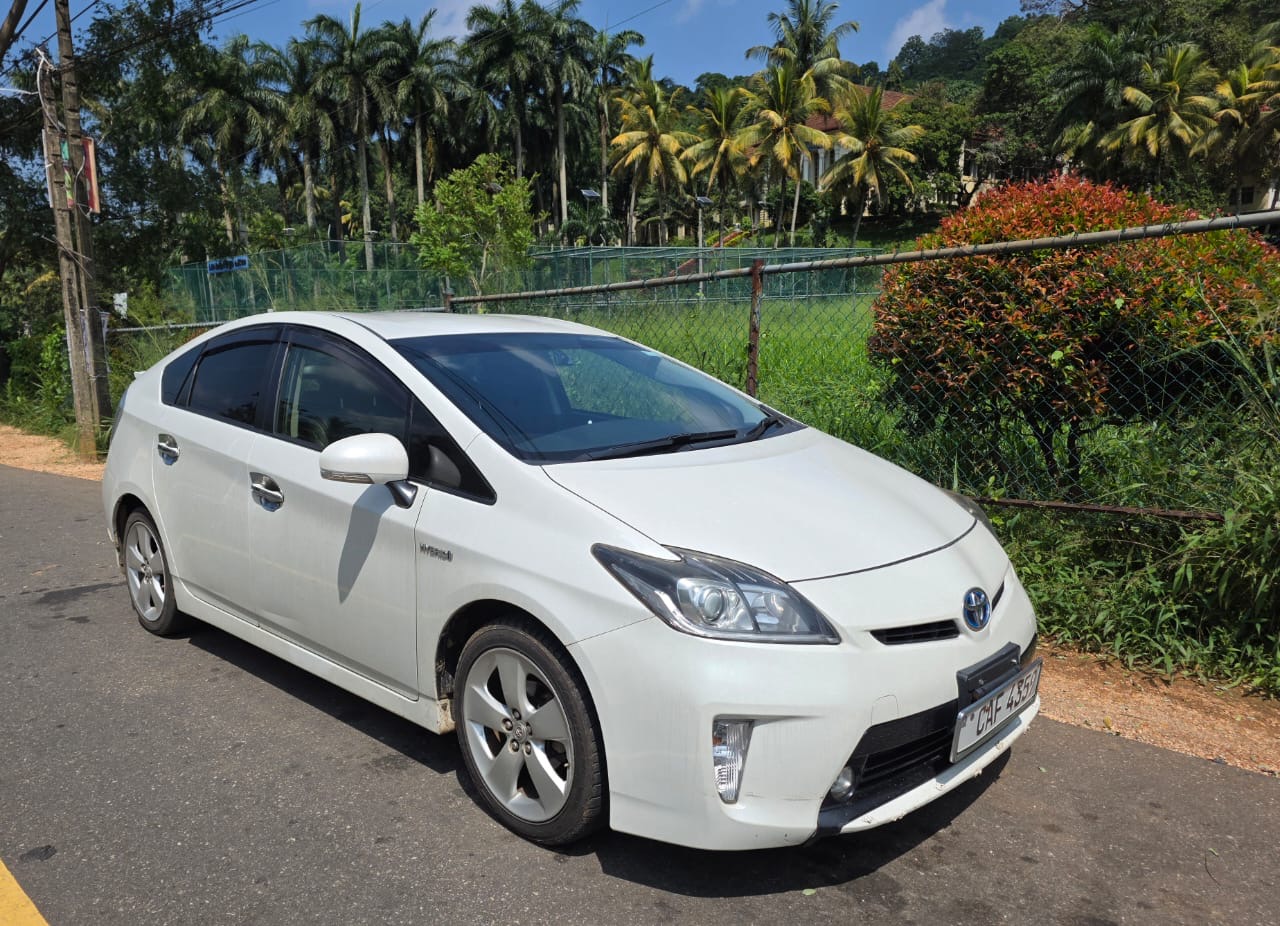 Toyota Prius 2014 - Used Car sale in Sri Lanka - patpat.lk