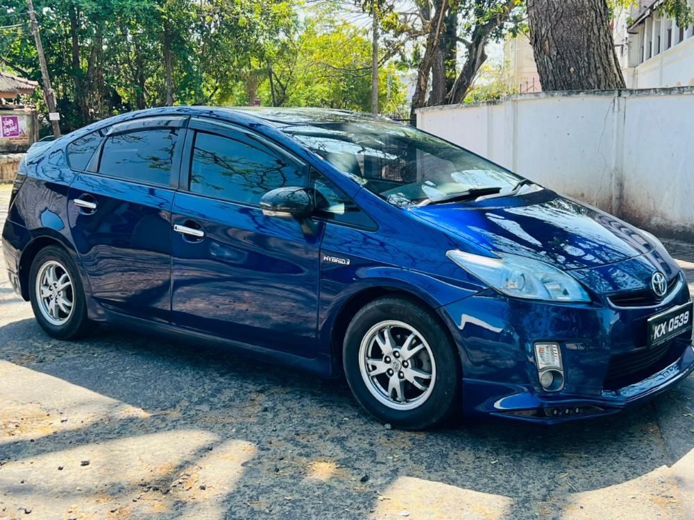 Toyota Prius 2018 - Used Car sale in Sri Lanka - patpat.lk
