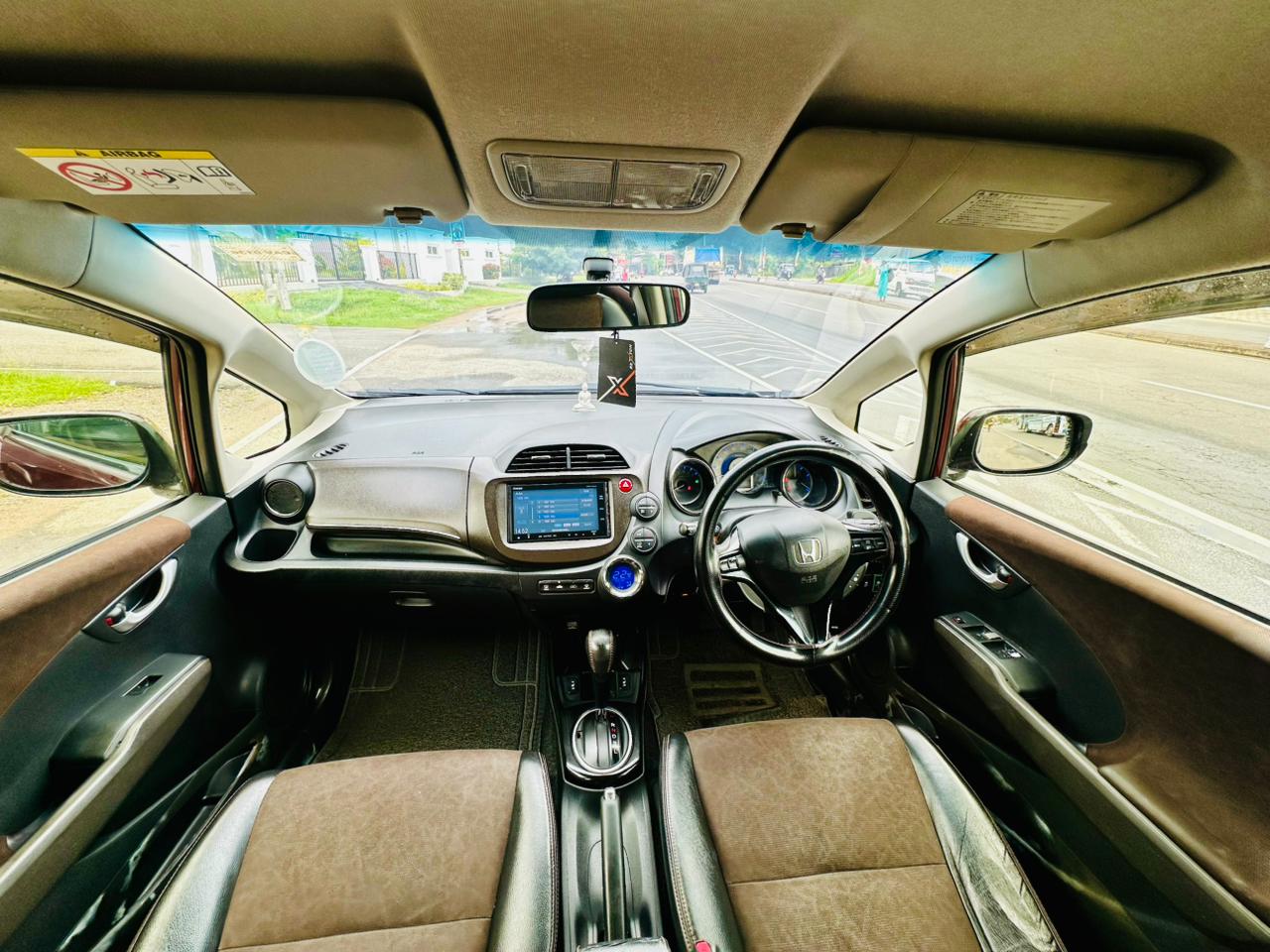 Honda FIT SHUTTLE 2014 - பயன்படுத்தப்பட்டது கார் sale in Sri Lanka - patpat.lk