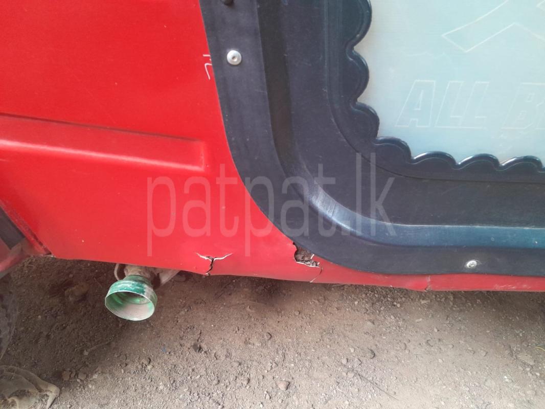 Bajaj 4 stroke 2010 - නැවත සකස් කල ත්‍රිරෝද රථය sale in Sri Lanka - patpat.lk