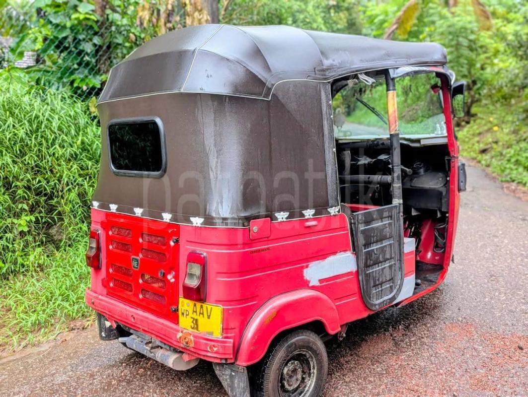 Bajaj 4 stroke 2015 - Used Three wheeler sale in Sri Lanka - patpat.lk