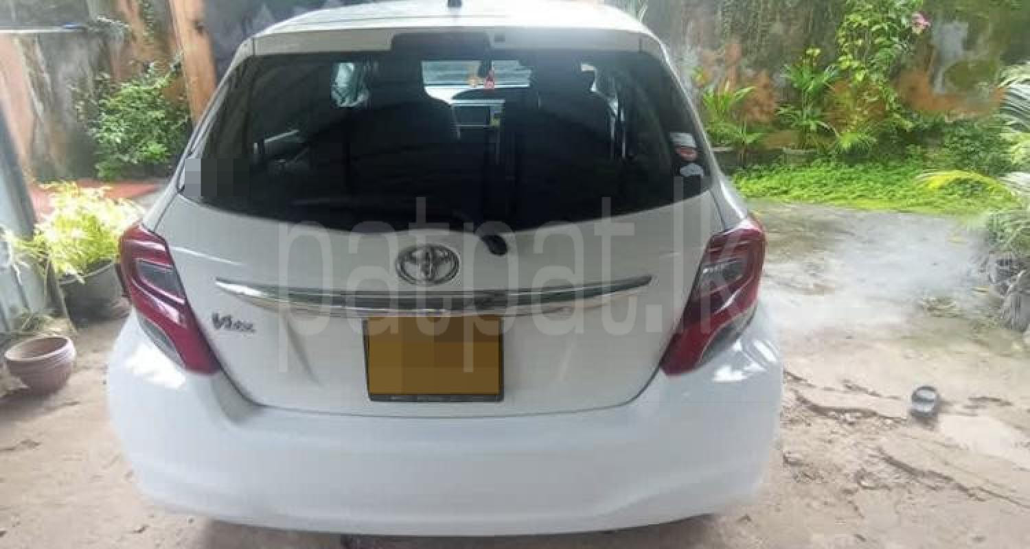 Toyota Vitz 2016 - பயன்படுத்தப்பட்டது கார் sale in Sri Lanka - patpat.lk