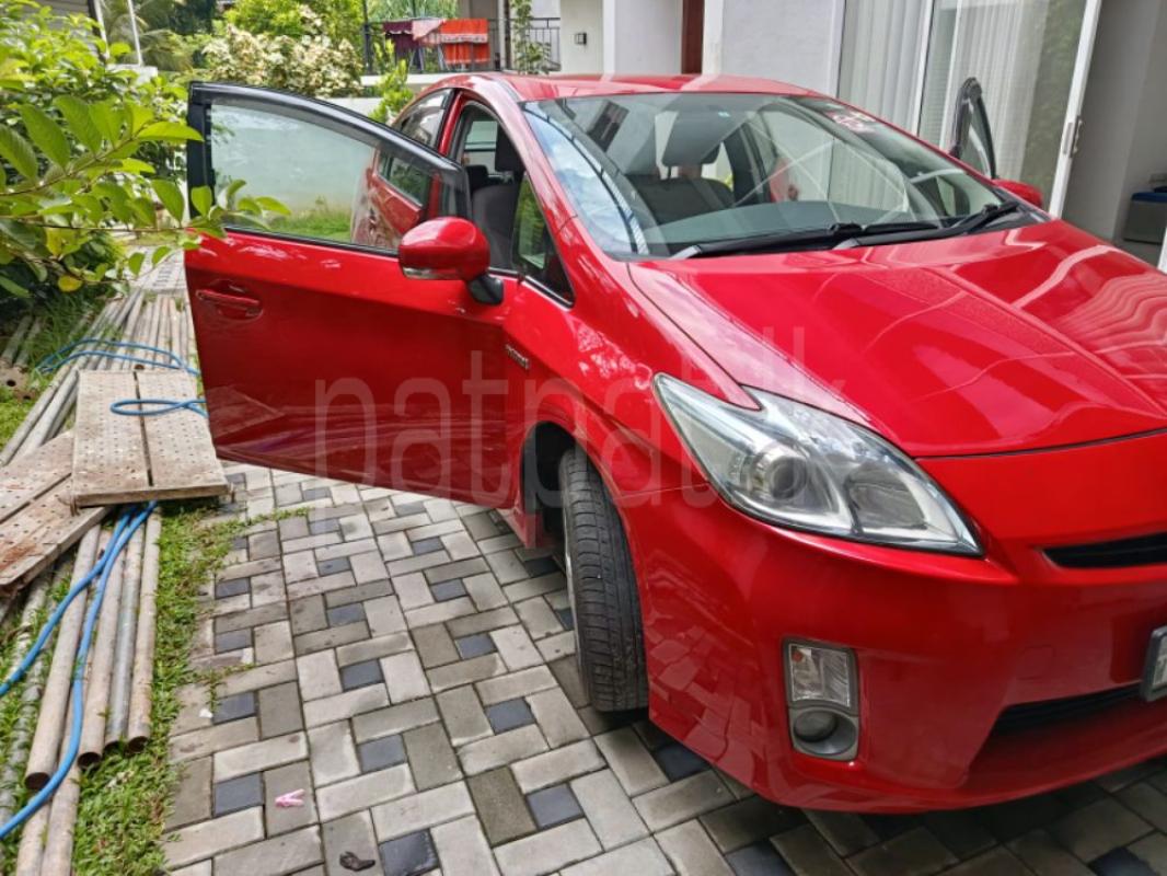 Toyota Prius 2011 - பயன்படுத்தப்பட்டது கார் sale in Sri Lanka - patpat.lk