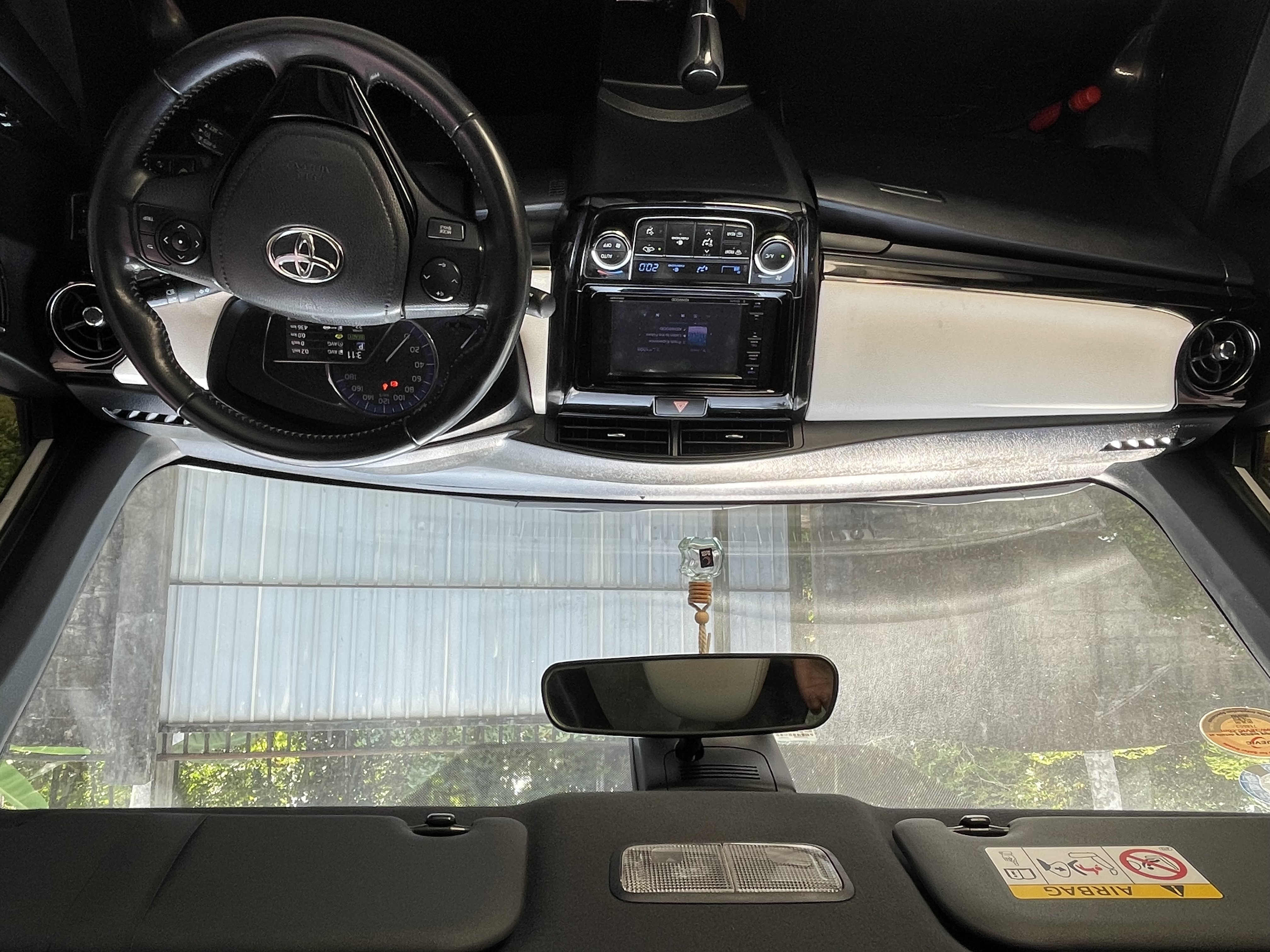 Toyota Axio 2018 - භාවිතා කරන ලද කාර් sale in Sri Lanka - patpat.lk