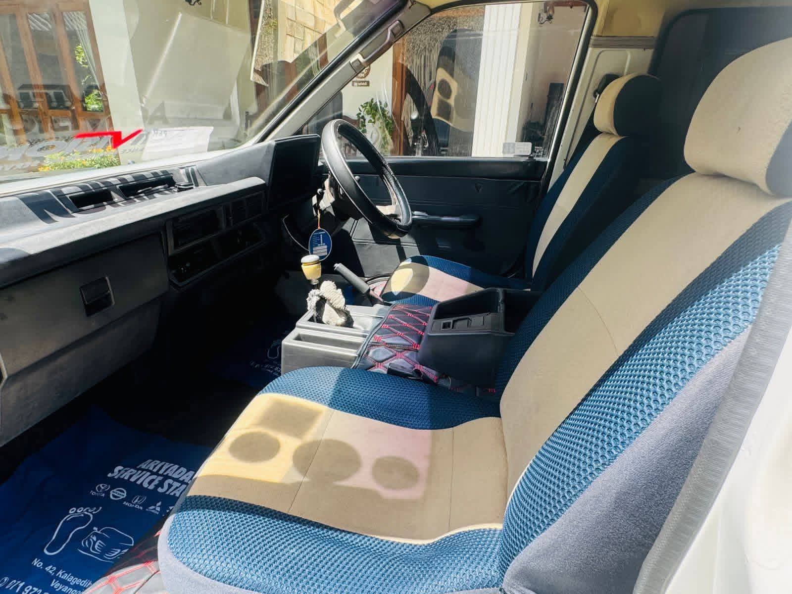Toyota LiteAce 1991 - பயன்படுத்தப்பட்டது வேன் sale in Sri Lanka - patpat.lk