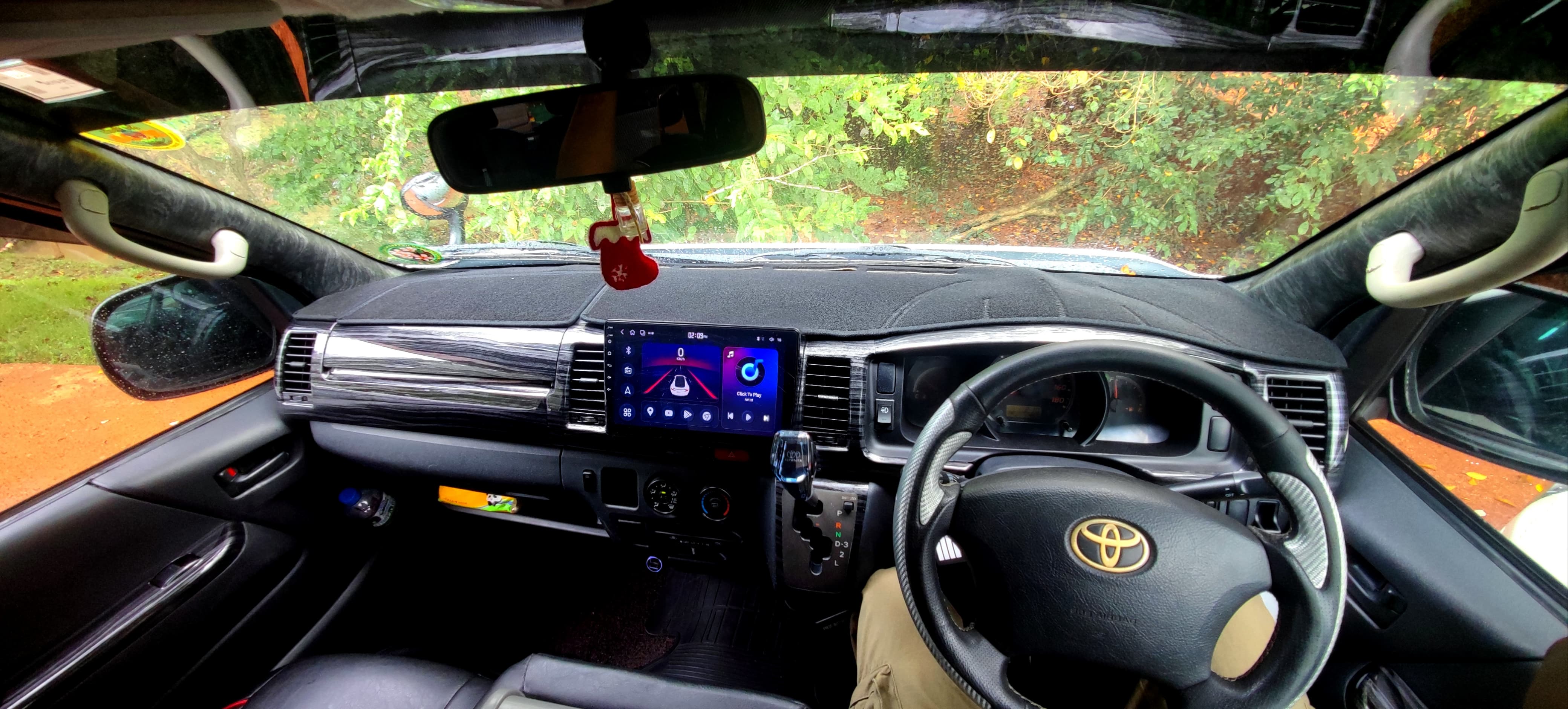 Toyota Hiace 2007 - භාවිතා කරන ලද වෑන් රථය sale in Sri Lanka - patpat.lk