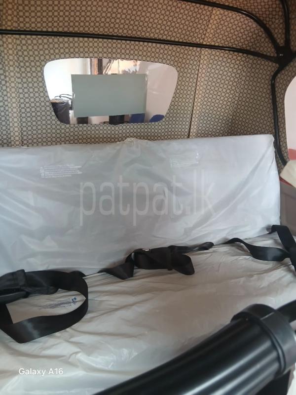 Bajaj 4 stroke 2025 - சான்றளிக்கப்பட்டது முச்சக்கர வண்டி sale in Sri Lanka - patpat.lk