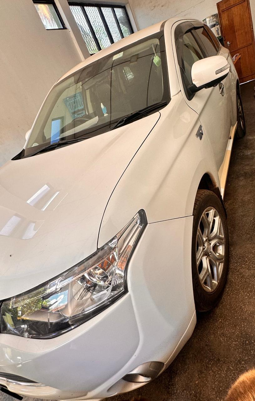 Mitsubishi Outlander 2014 - பயன்படுத்தப்பட்டது SUV sale in Sri Lanka - patpat.lk