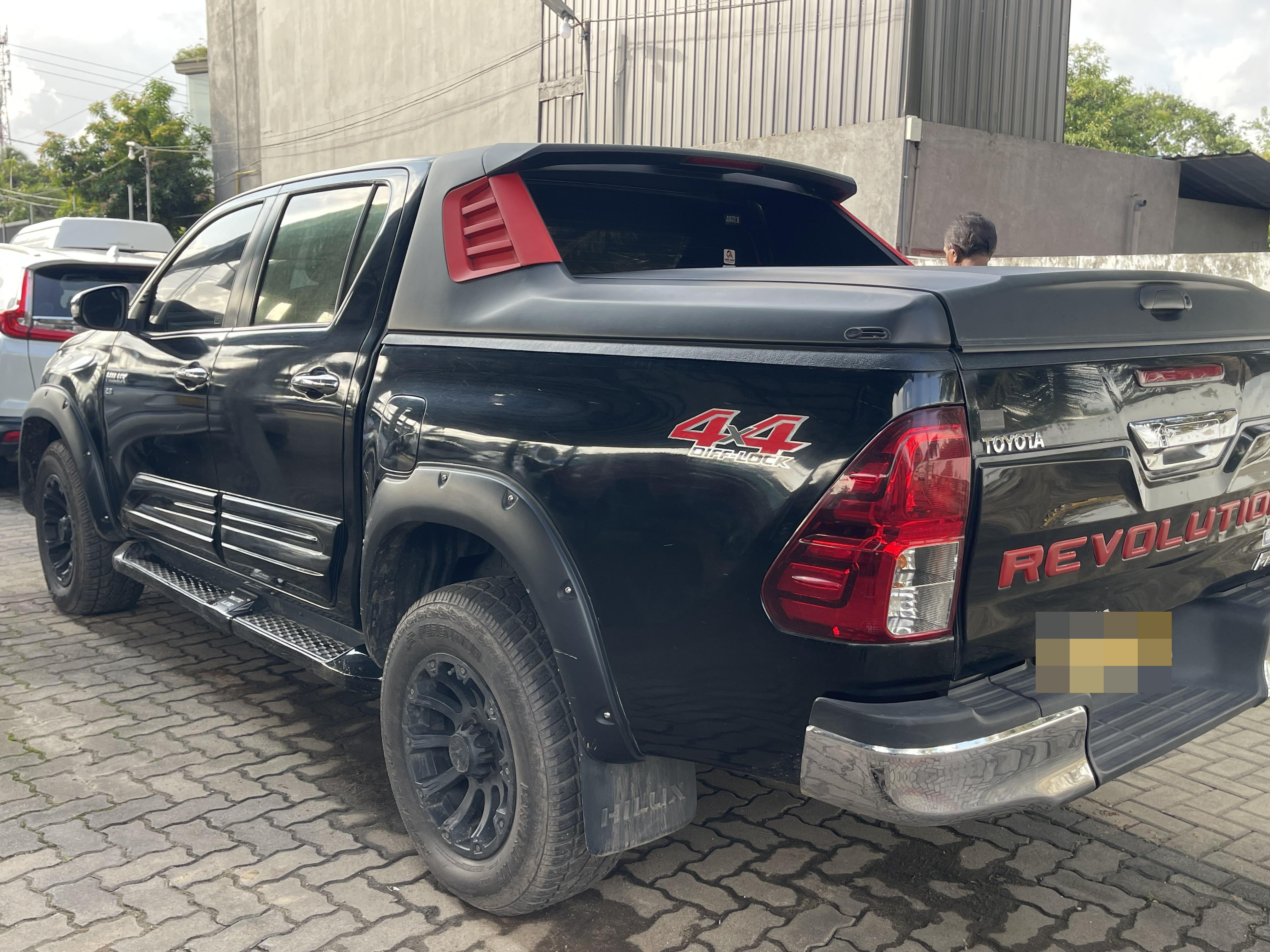Toyota Hilux 2017 - மறுசீரமைக்கப்பட்டது சரக்கு போக்குவரத்து sale in Sri Lanka - patpat.lk