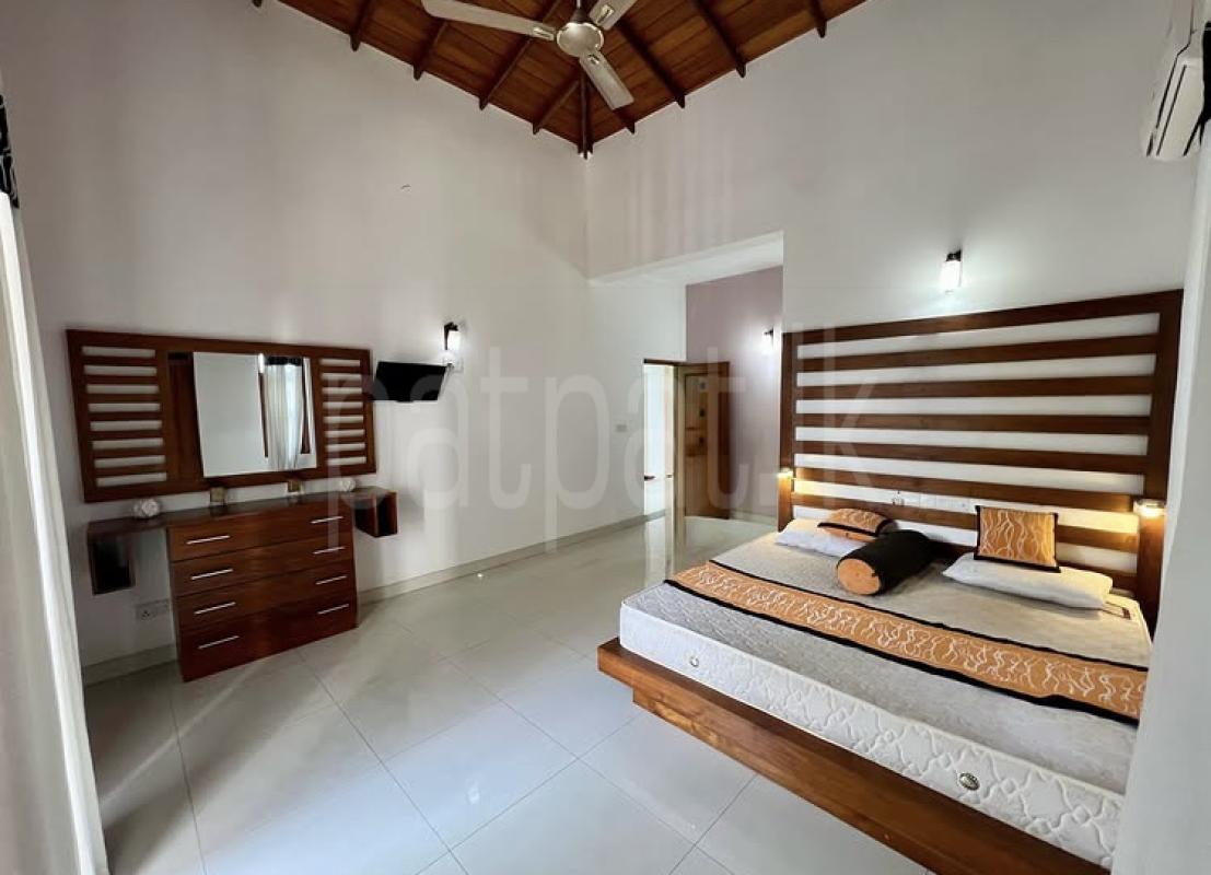 House for Sale in Talawatugoda