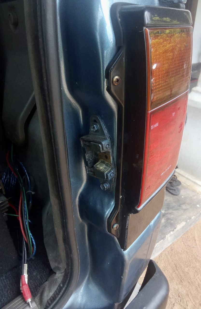 Nissan Caravan 1994 - பயன்படுத்தப்பட்டது வேன் sale in Sri Lanka - patpat.lk