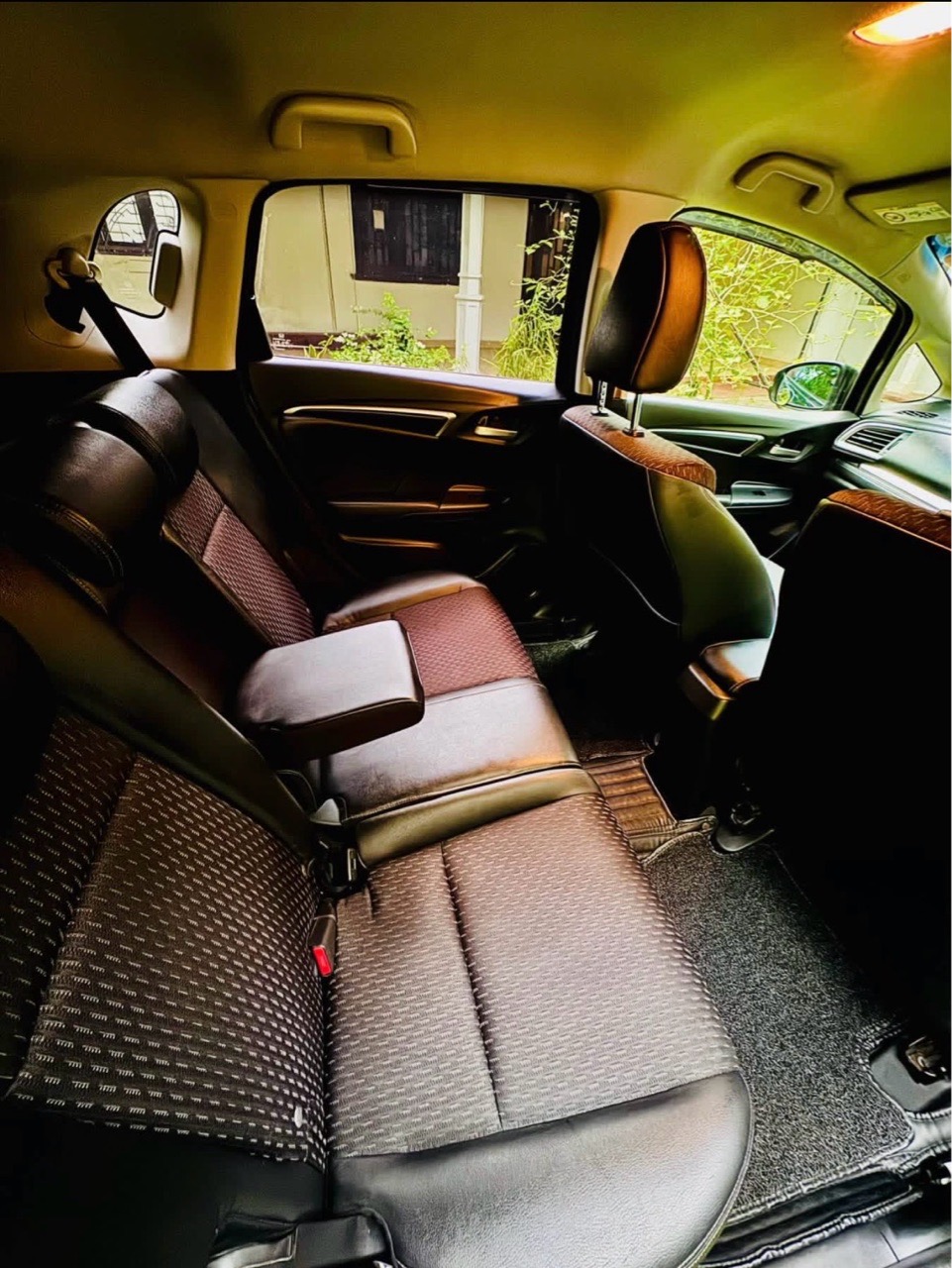 Honda Fit 2014 - பயன்படுத்தப்பட்டது கார் sale in Sri Lanka - patpat.lk