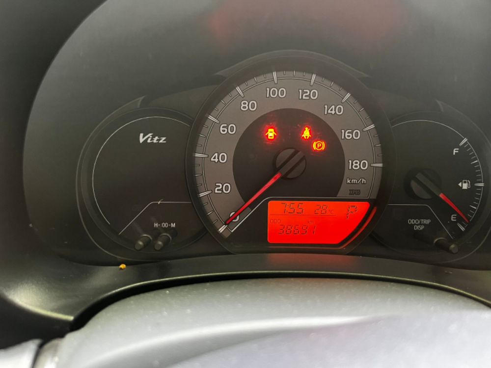 Toyota Vitz 2016 - Used Car sale in Sri Lanka - patpat.lk