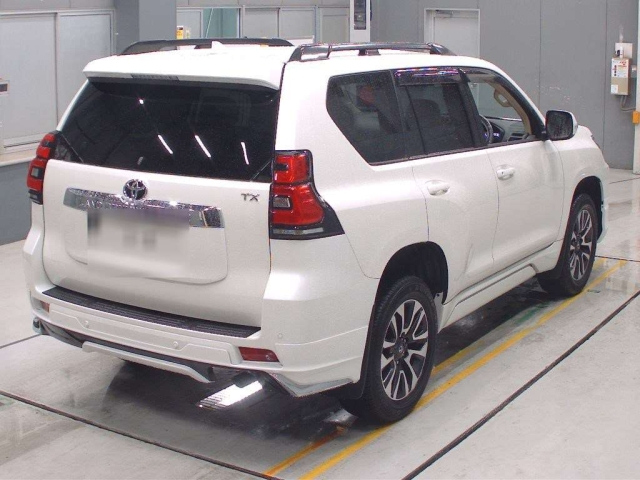 Toyota Land Cruiser Prado 2023 - අලුත් SUV රථය sale in Sri Lanka - patpat.lk