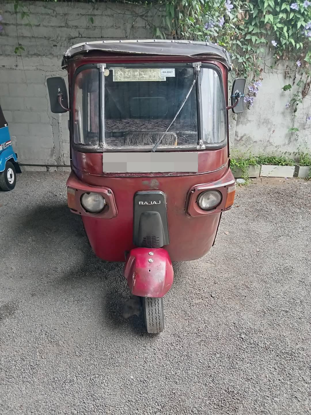 Bajaj Three Wheel 2008 ads-image-1