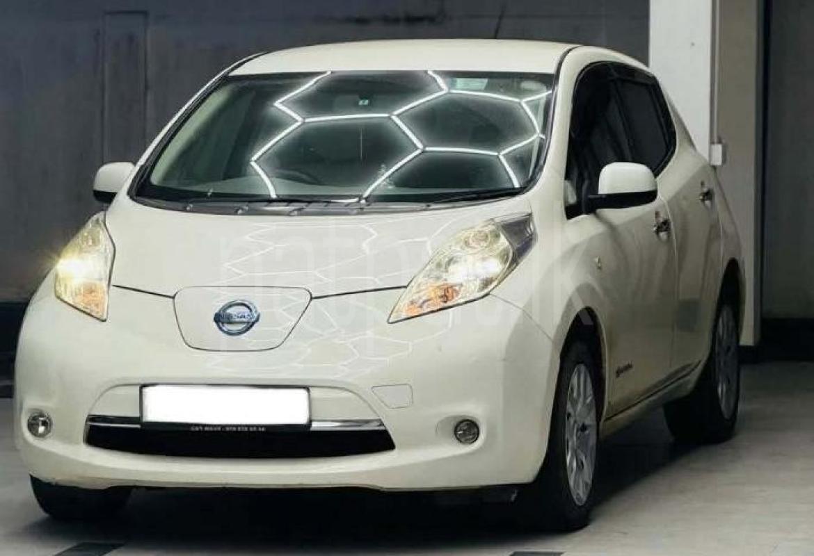 Nissan Leaf 2013 - பயன்படுத்தப்பட்டது கார் sale in Sri Lanka - patpat.lk