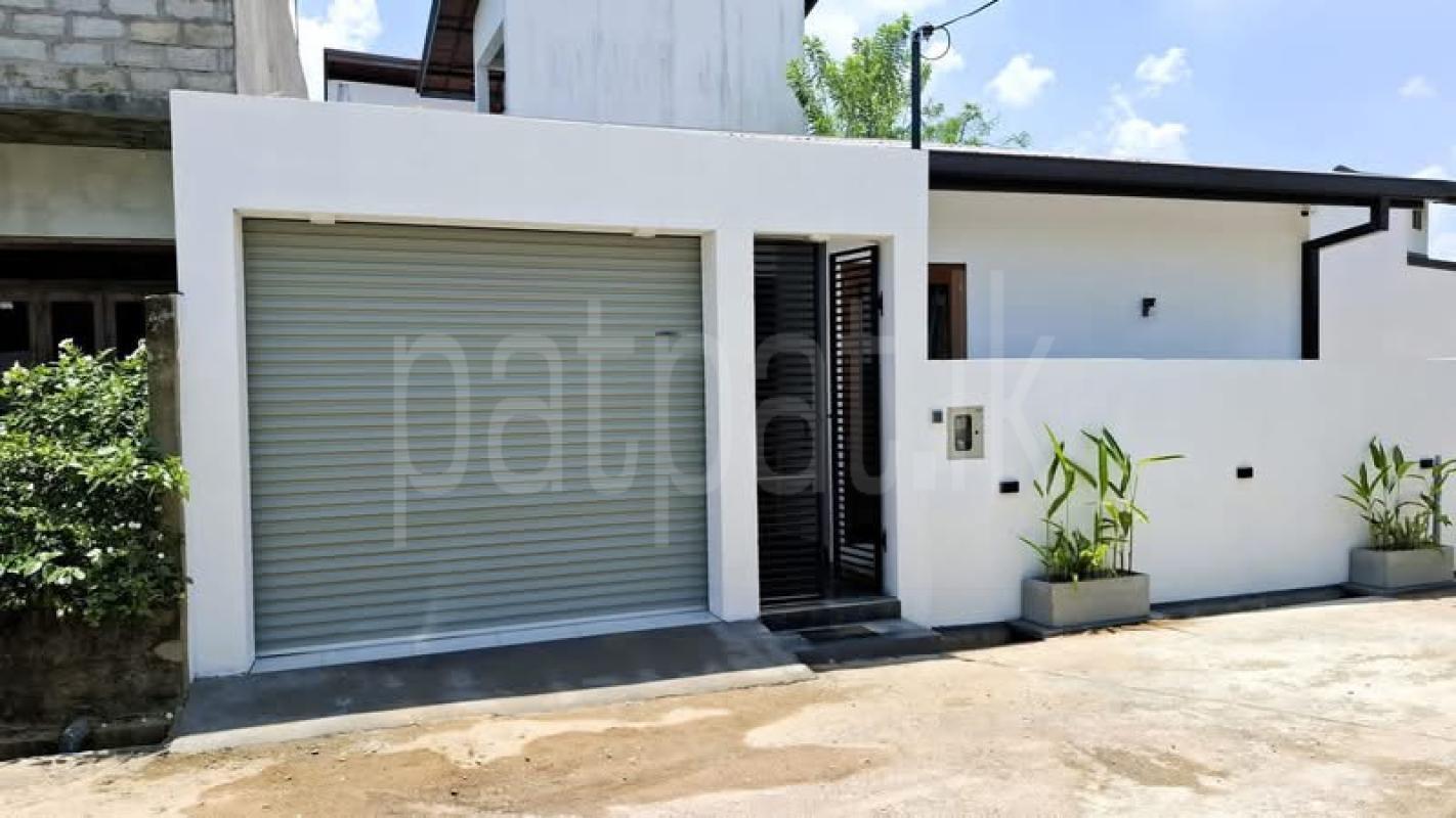 House for Sale in Athurugiriya
