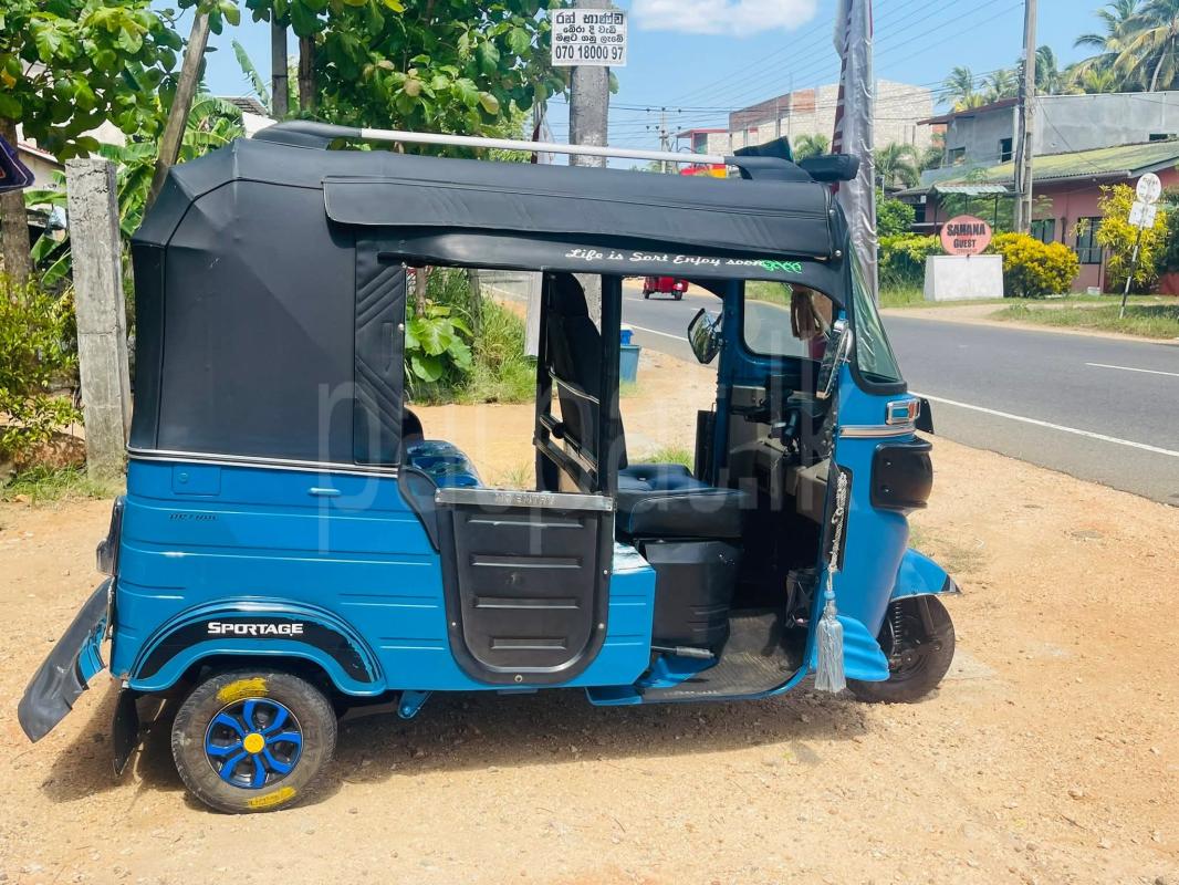 Bajaj Three Wheel 2015 - மறுசீரமைக்கப்பட்டது முச்சக்கர வண்டி sale in Sri Lanka - patpat.lk