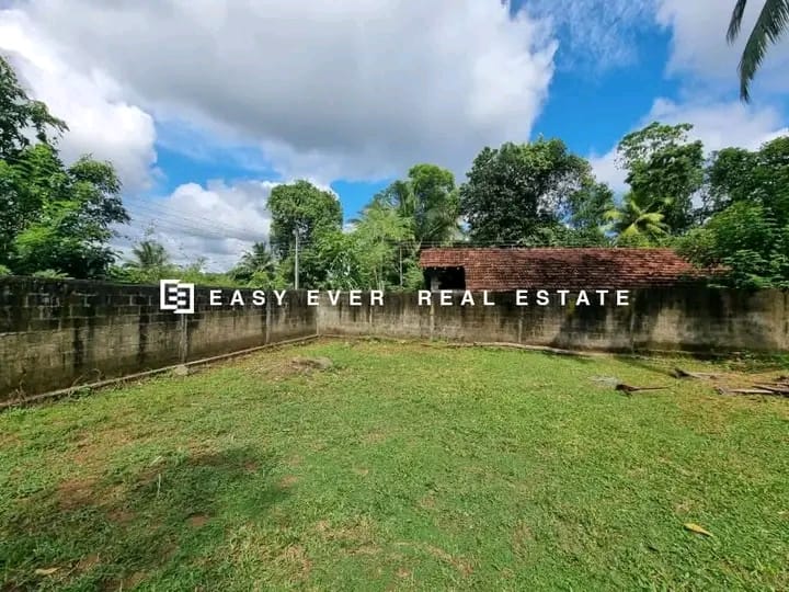 Commercial Land for Sale in Nittambuwa