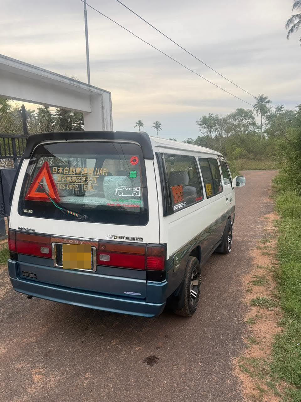Nissan Caravan 1998 - பயன்படுத்தப்பட்டது வேன் sale in Sri Lanka - patpat.lk