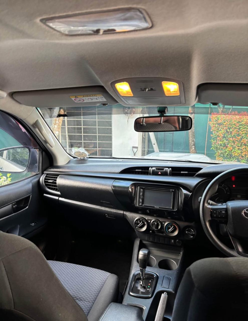 Toyota Hilux 2016 - භාවිතා කරන ලද භාණ්ඩ ප්‍රවාහන sale in Sri Lanka - patpat.lk