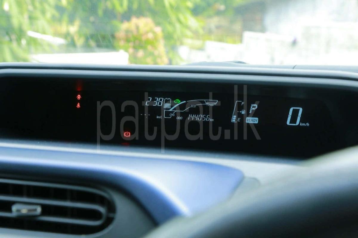 Toyota Aqua 2015 - Used Car sale in Sri Lanka - patpat.lk