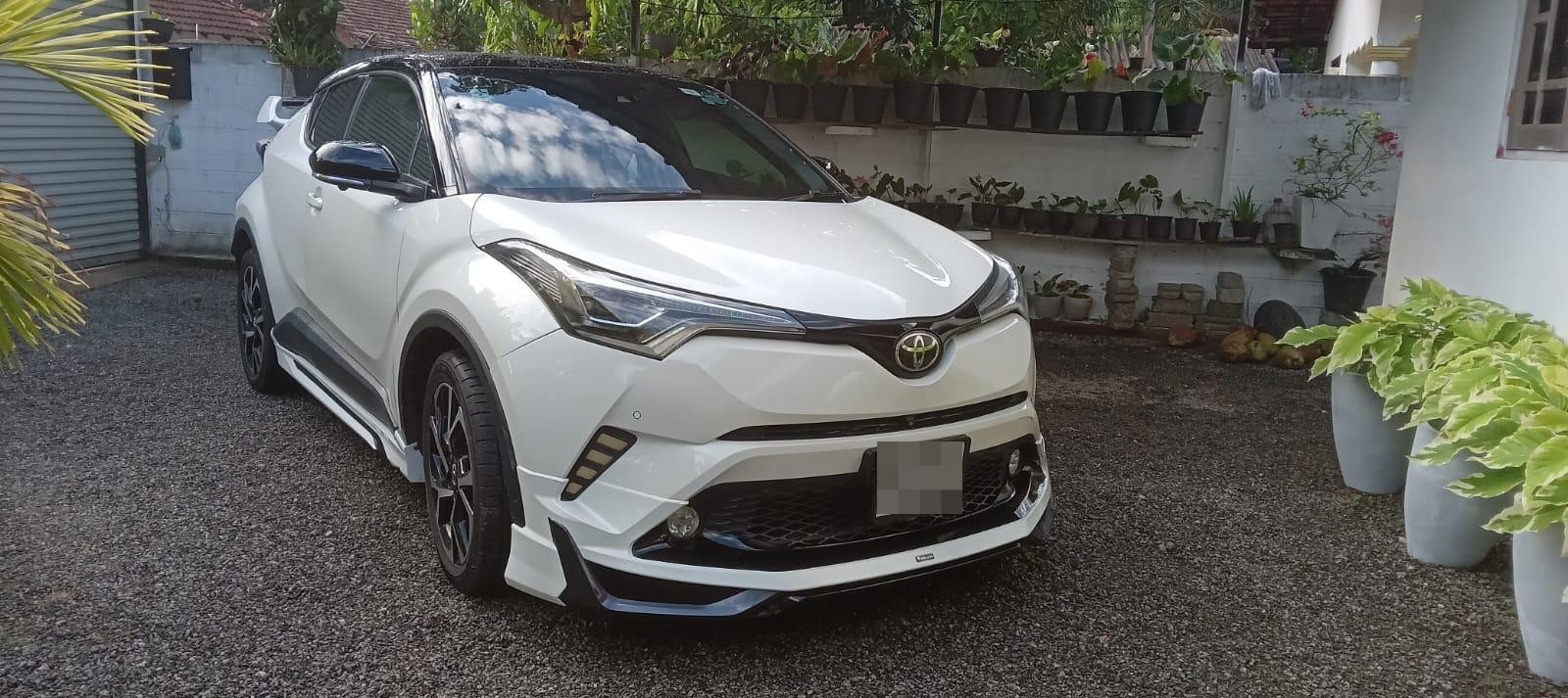 Toyota CHR 2017 - භාවිතා කරන ලද SUV රථය sale in Sri Lanka - patpat.lk