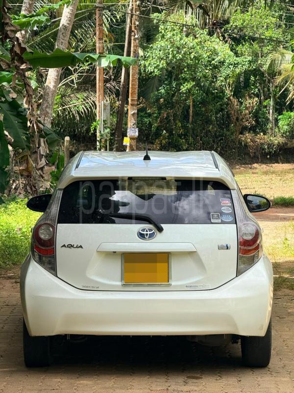 Toyota Aqua 2012 - பயன்படுத்தப்பட்டது கார் sale in Sri Lanka - patpat.lk