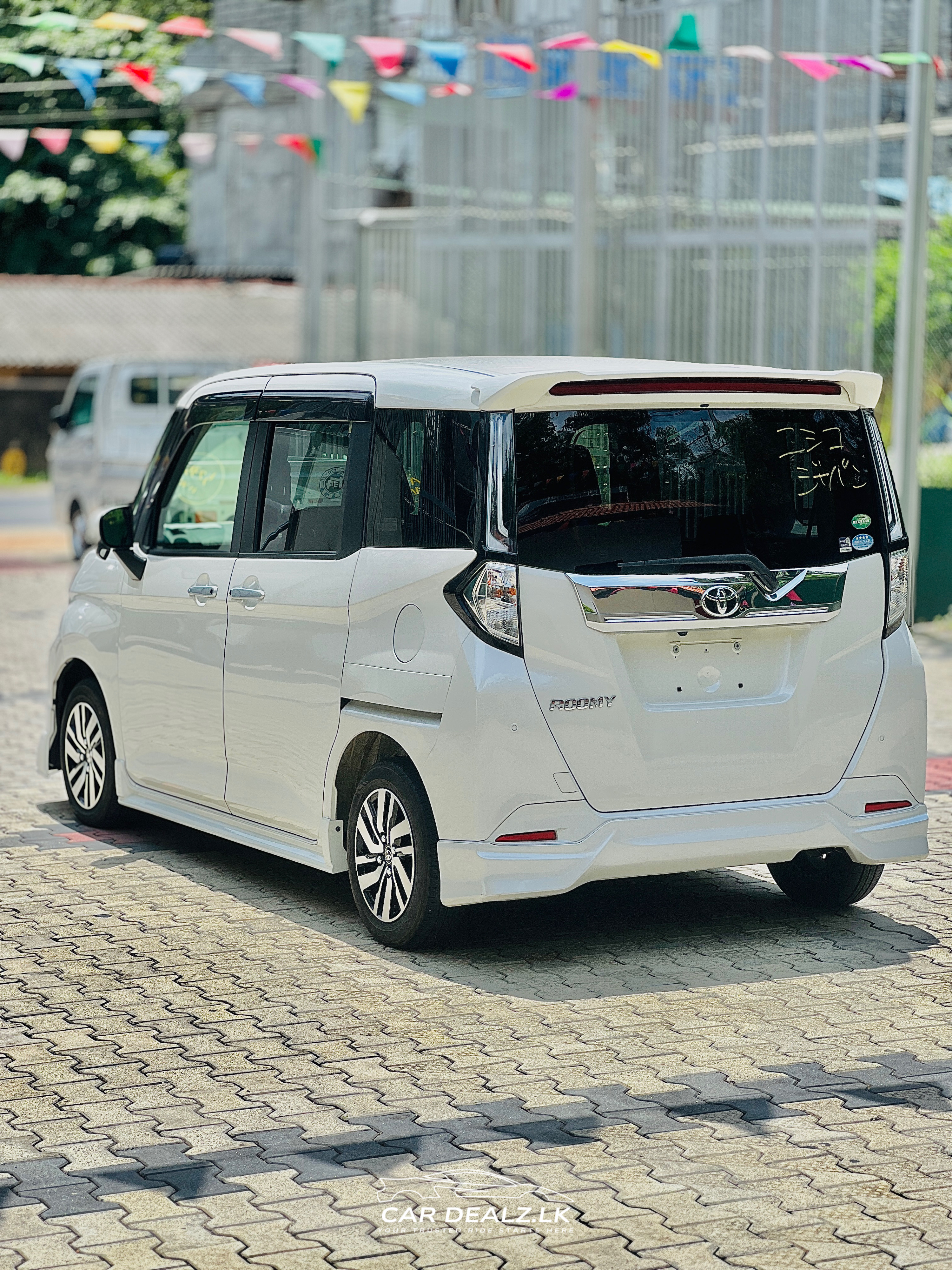 Toyota Roomy 2023 - අලුත් වෑන් රථය sale in Sri Lanka - patpat.lk