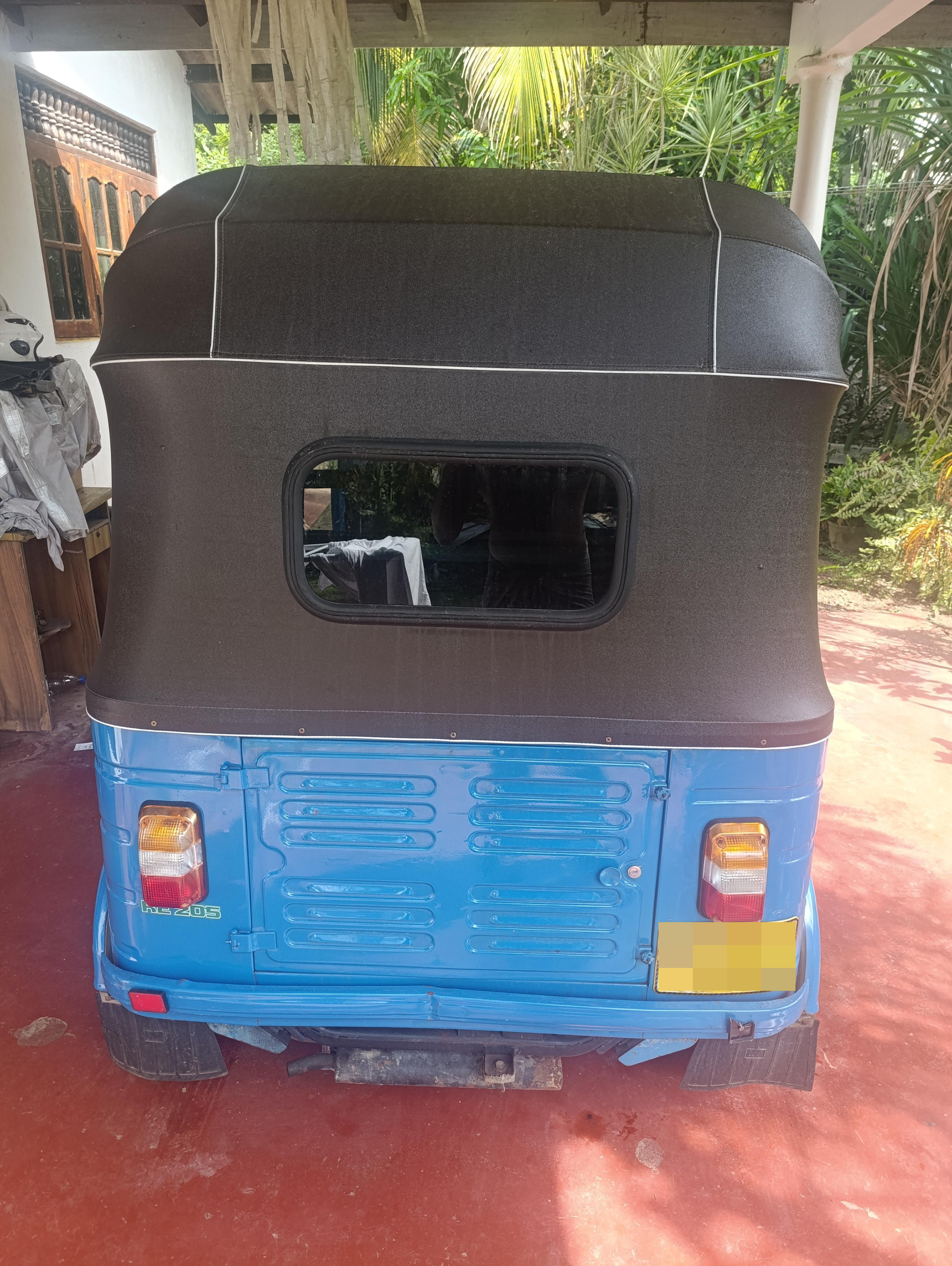 Bajaj Three Wheel 2012 - மறுசீரமைக்கப்பட்டது முச்சக்கர வண்டி sale in Sri Lanka - patpat.lk