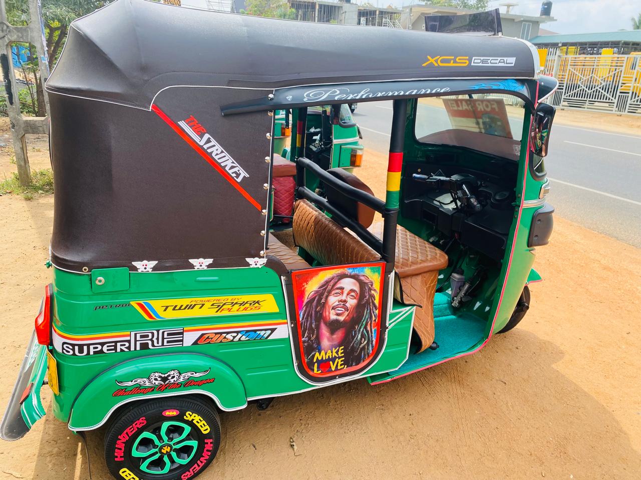 Bajaj Three Wheel 2015 - භාවිතා කරන ලද ත්‍රිරෝද රථය sale in Sri Lanka - patpat.lk