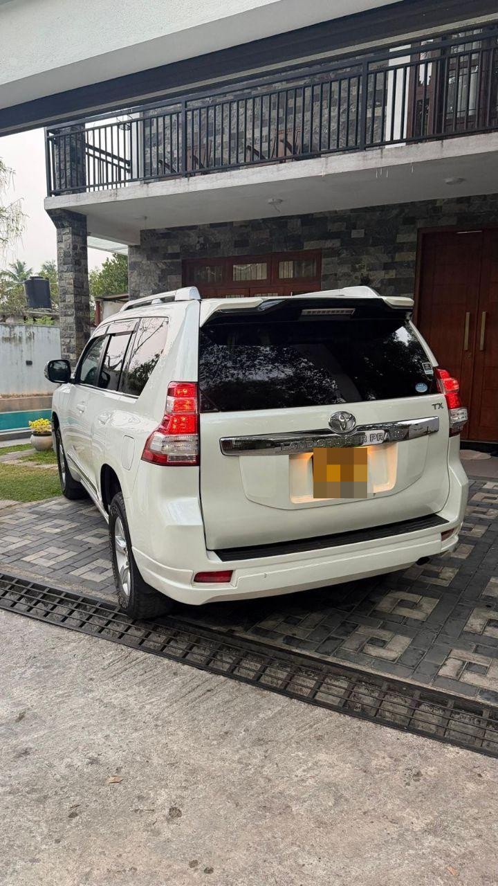 Toyota Land Cruiser 2018 - பயன்படுத்தப்பட்டது SUV sale in Sri Lanka - patpat.lk