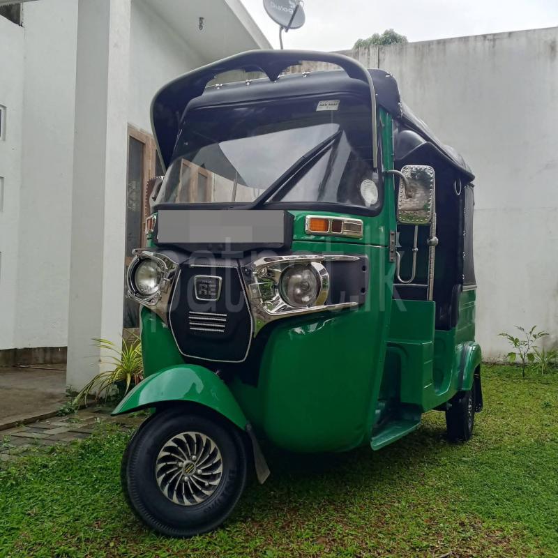 Bajaj 4 stroke 2015 - பயன்படுத்தப்பட்டது முச்சக்கர வண்டி sale in Sri Lanka - patpat.lk