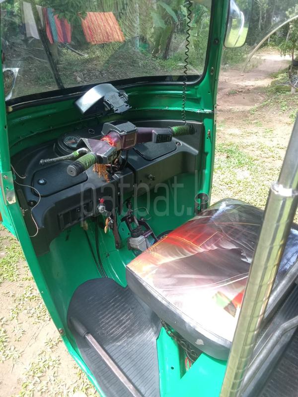 Bajaj 4 stroke 2011 - பயன்படுத்தப்பட்டது முச்சக்கர வண்டி sale in Sri Lanka - patpat.lk