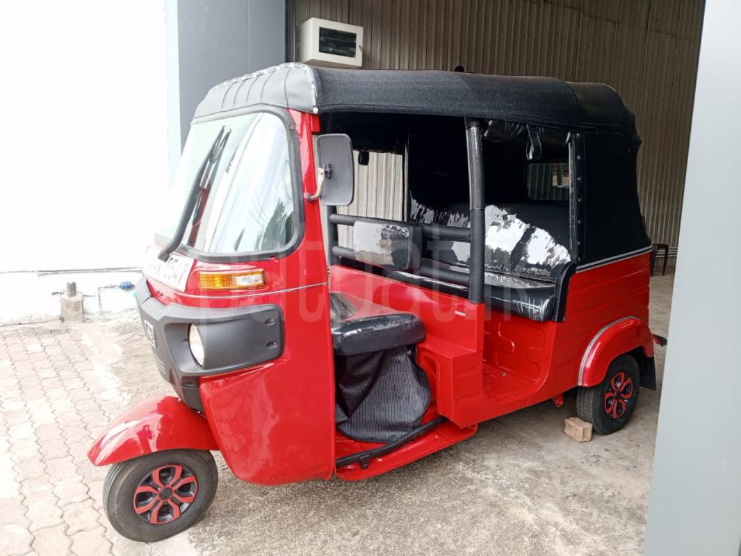Bajaj Three Wheel 2015 - பயன்படுத்தப்பட்டது முச்சக்கர வண்டி sale in Sri Lanka - patpat.lk