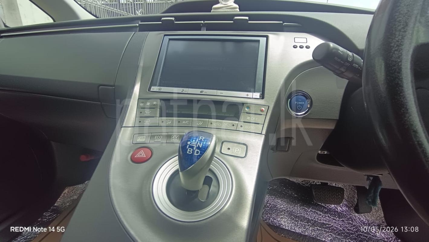 Toyota Prius 2013 - பயன்படுத்தப்பட்டது கார் sale in Sri Lanka - patpat.lk